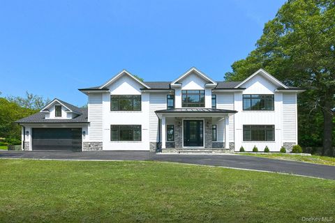 11 Edcris Lane Huntington NY 11743