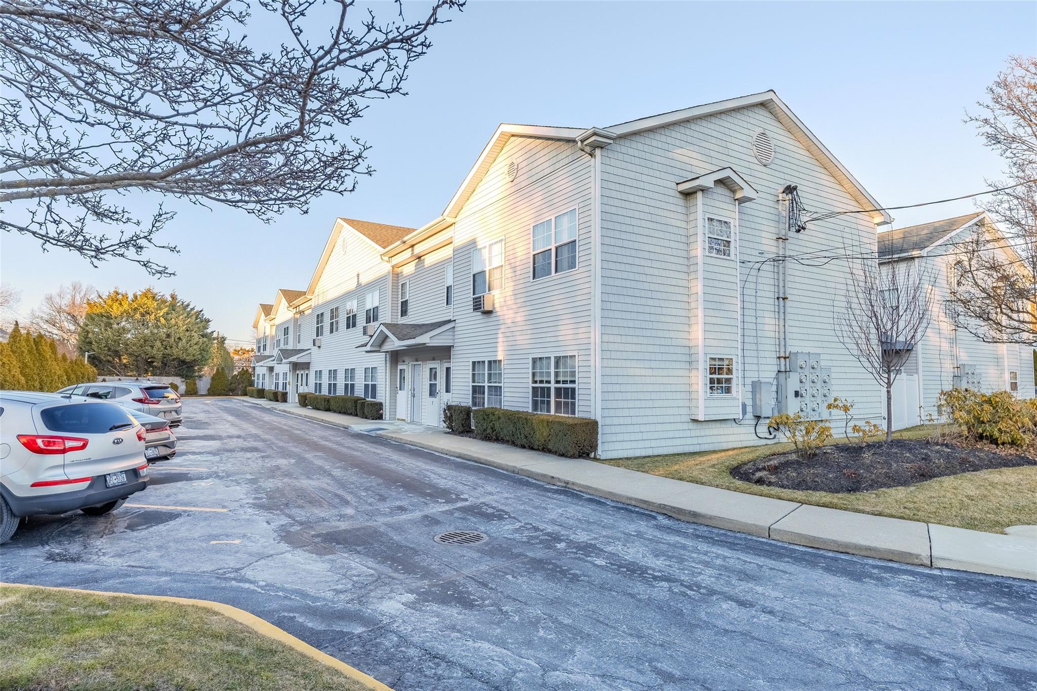 197 Fulton Street #18, Farmingdale, New York image 2