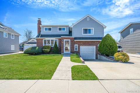 Homes For Sale - 12 Rutland Road<br/> Massapequa, NY 11758