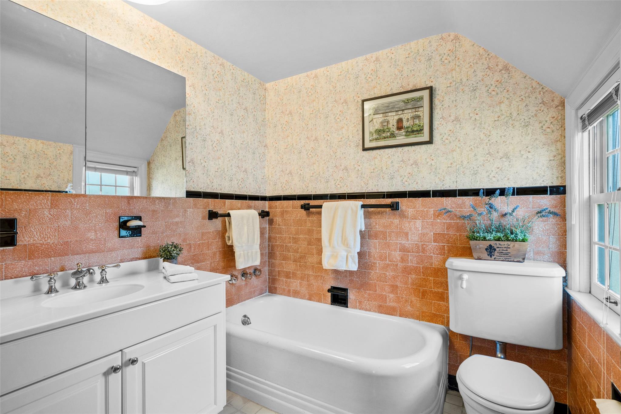 19 N Blackthorn Lane, White Plains, New York image 32