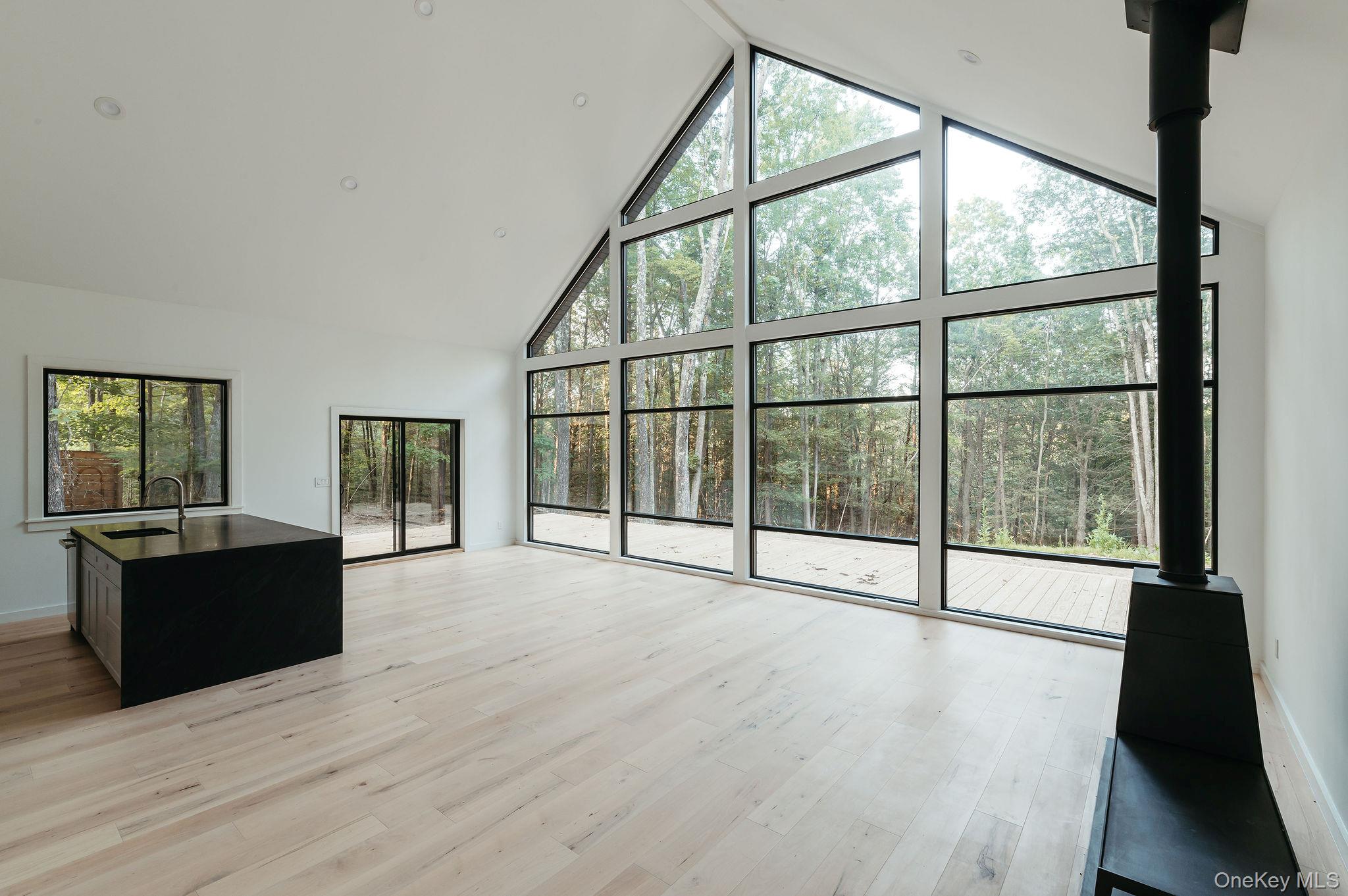 00 Pine Grove Rd