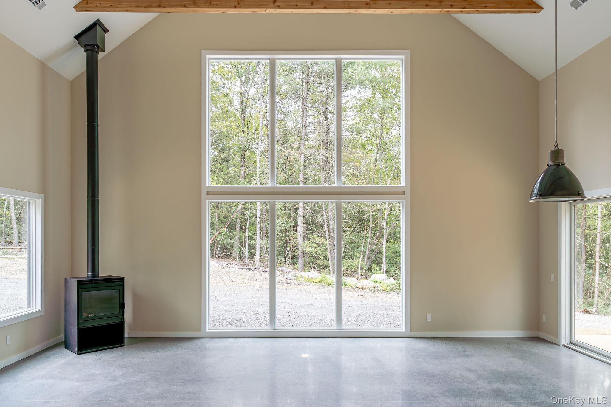 00 Pine Grove Rd