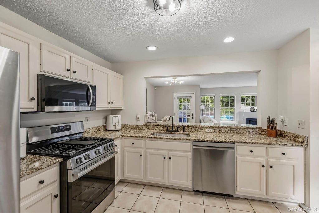 Photo of 246 Crestwood Court, Fishkill, NY 12524 (MLS # 1046364)