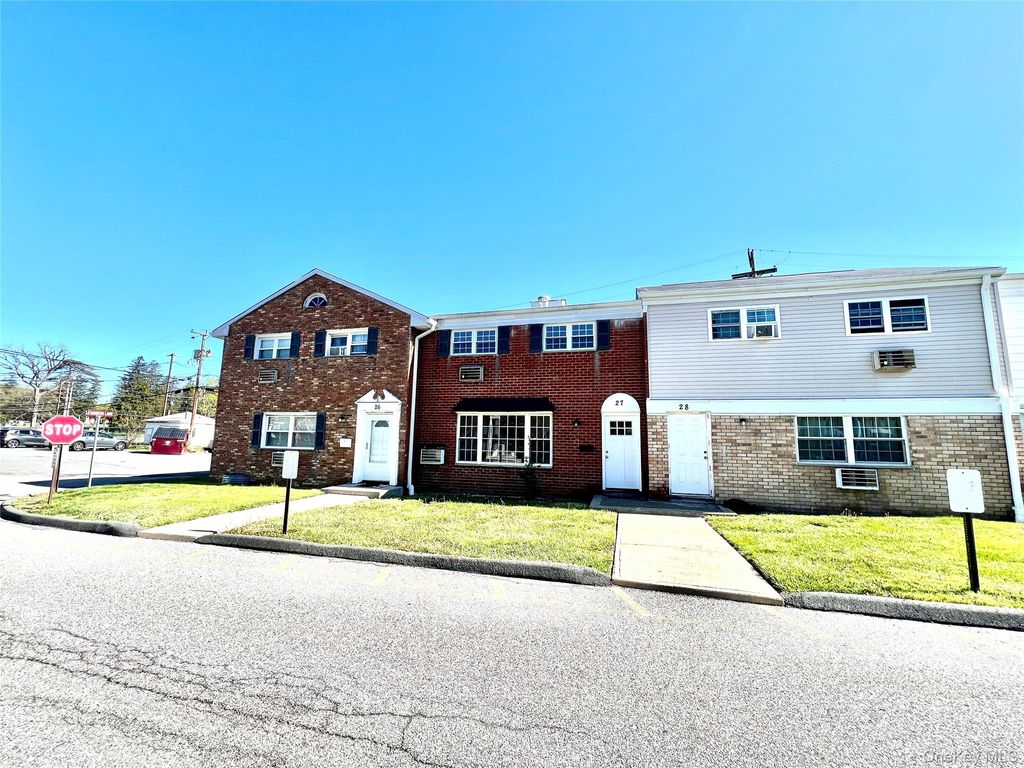 Photo of 27 Lexington Lane, New Windsor, NY 12553 (MLS # 969049)