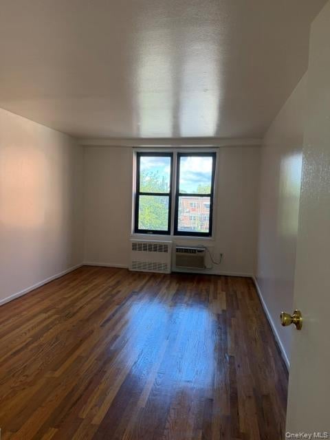 Photo of 144-63 35th Avenue #3M, Flushing, NY 11354 (MLS # 1049405)