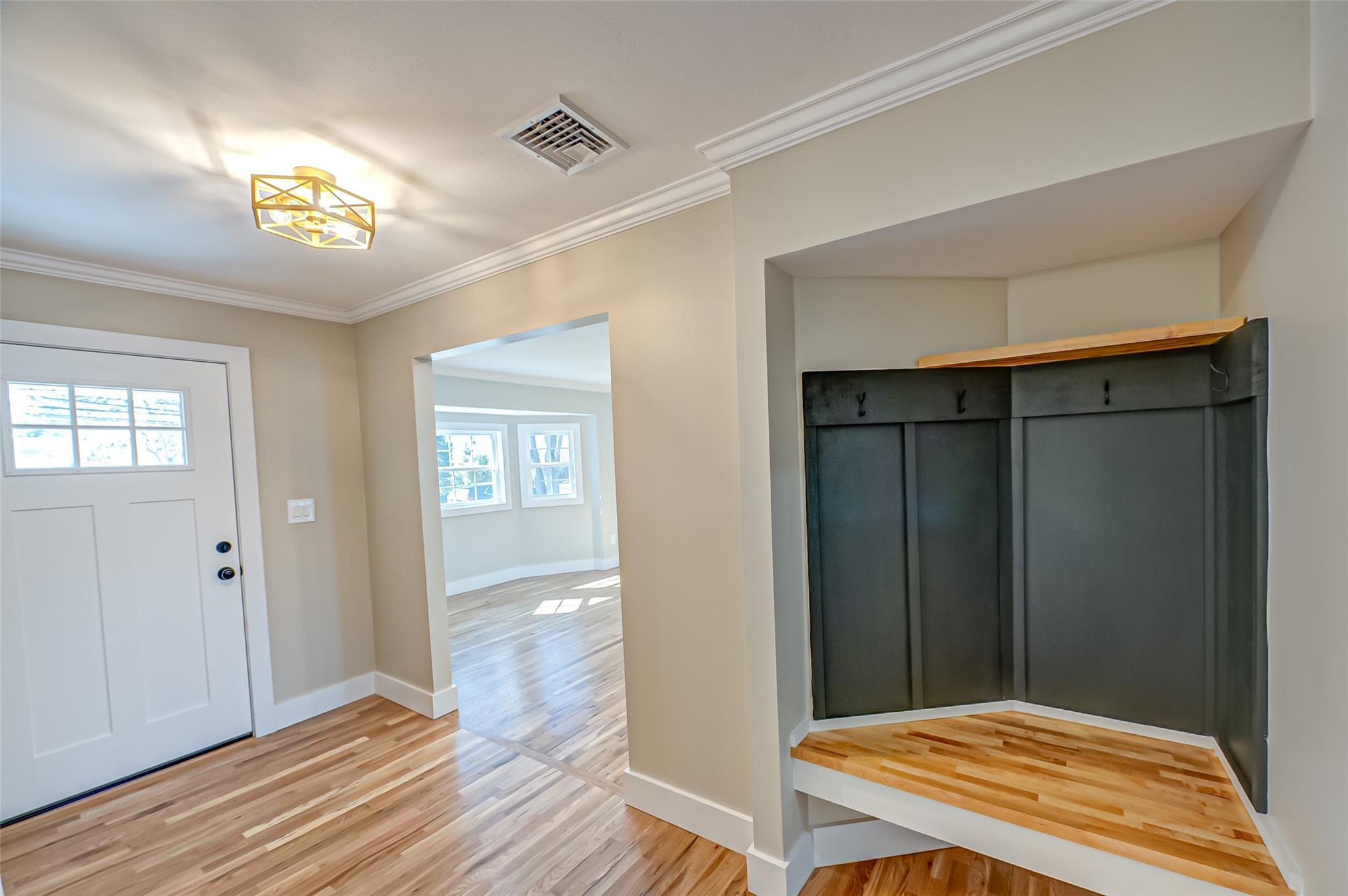 443 Lincoln Avenue, Sayville, New York image 3