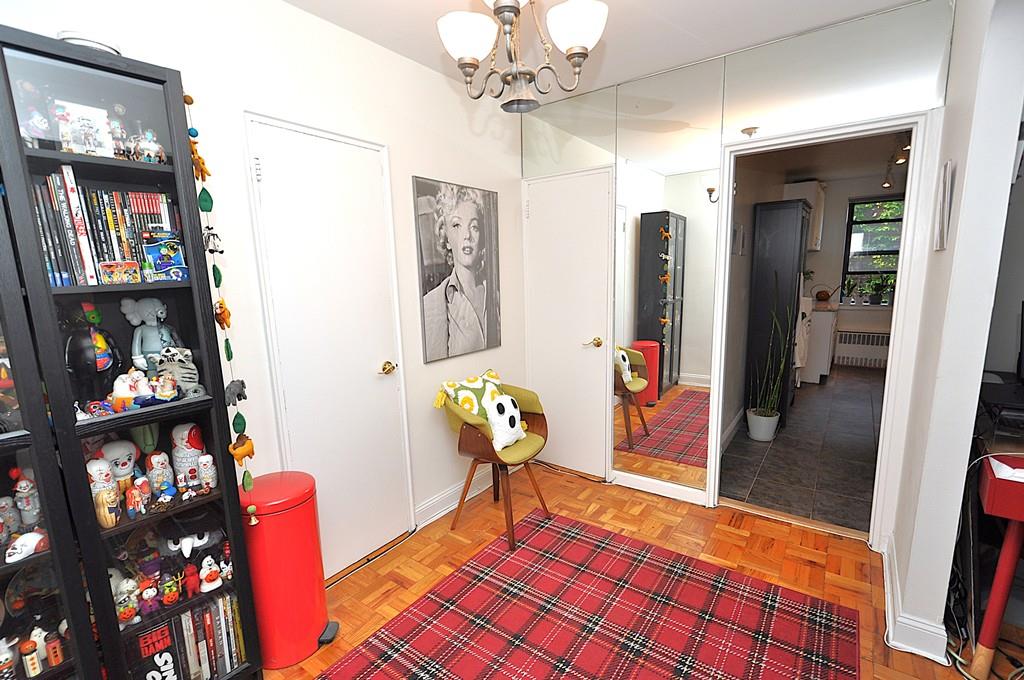 Scarsdale, New York 10583, United States, ,1 BathroomBathrooms,Residential,Pending,145875