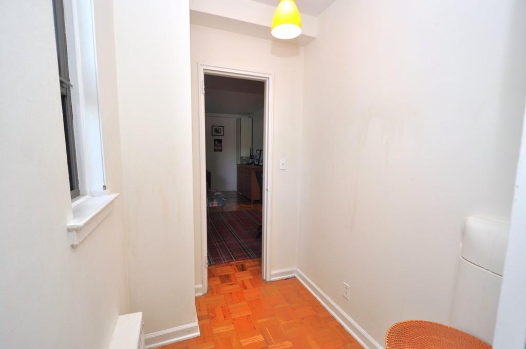 Scarsdale, New York 10583, United States, ,1 BathroomBathrooms,Residential,Pending,145875