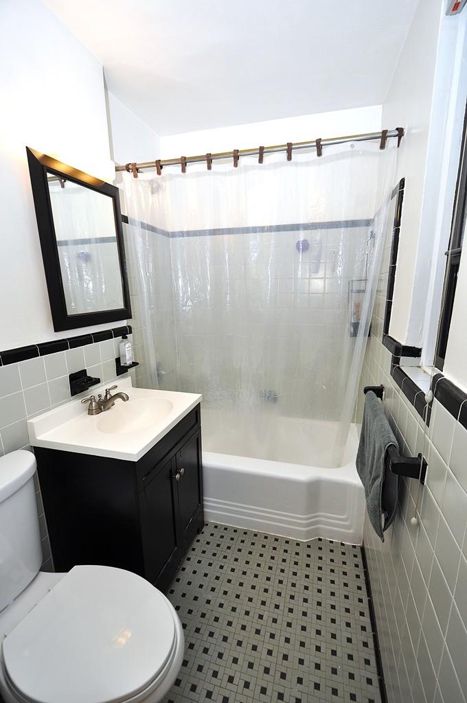 Scarsdale, New York 10583, United States, ,1 BathroomBathrooms,Residential,Pending,145875