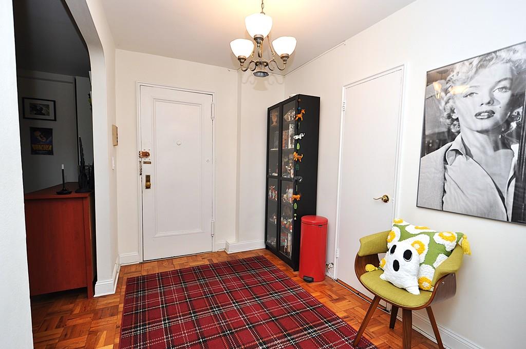 Scarsdale, New York 10583, United States, ,1 BathroomBathrooms,Residential,Pending,145875