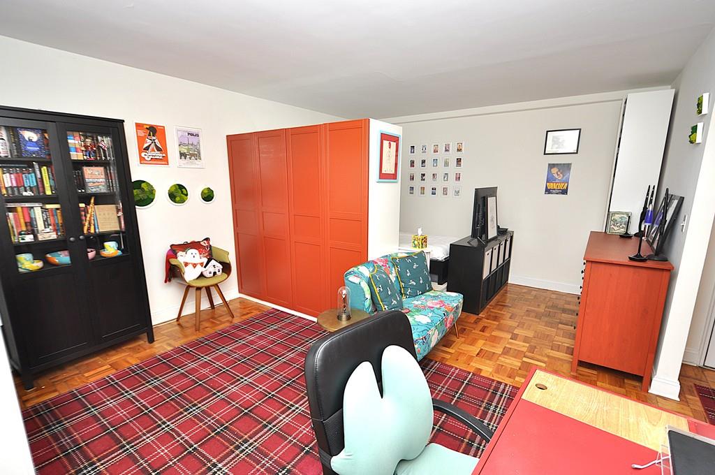 Scarsdale, New York 10583, United States, ,1 BathroomBathrooms,Residential,Pending,145875