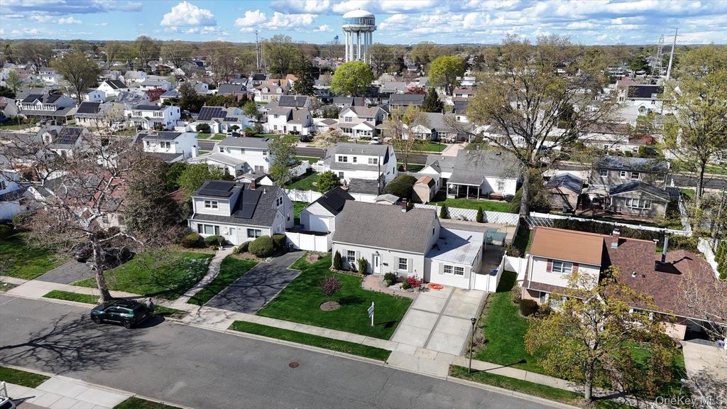 Photo of 13 Peachtree Lane, Levittown, NY 11756 (MLS # 991688)
