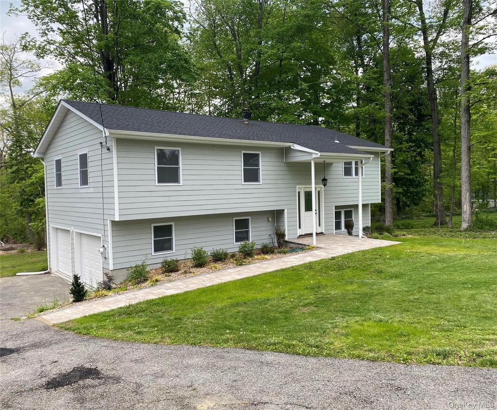 Photo of 2853 Hedwig Drive, Yorktown Heights, NY 10598 (MLS # 999902)