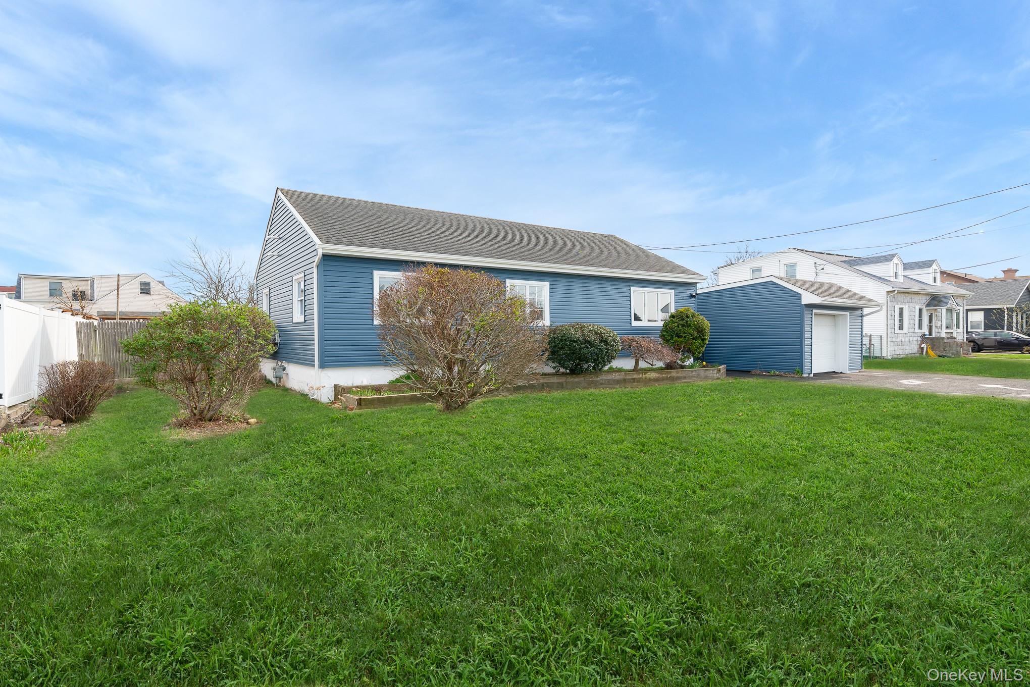 33 E Seacrest Avenue