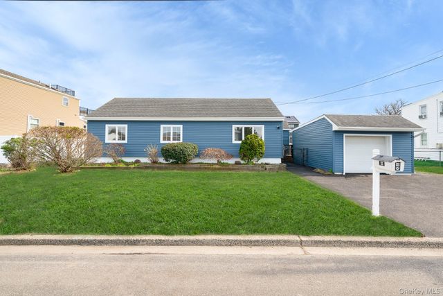 33 E Seacrest Avenue