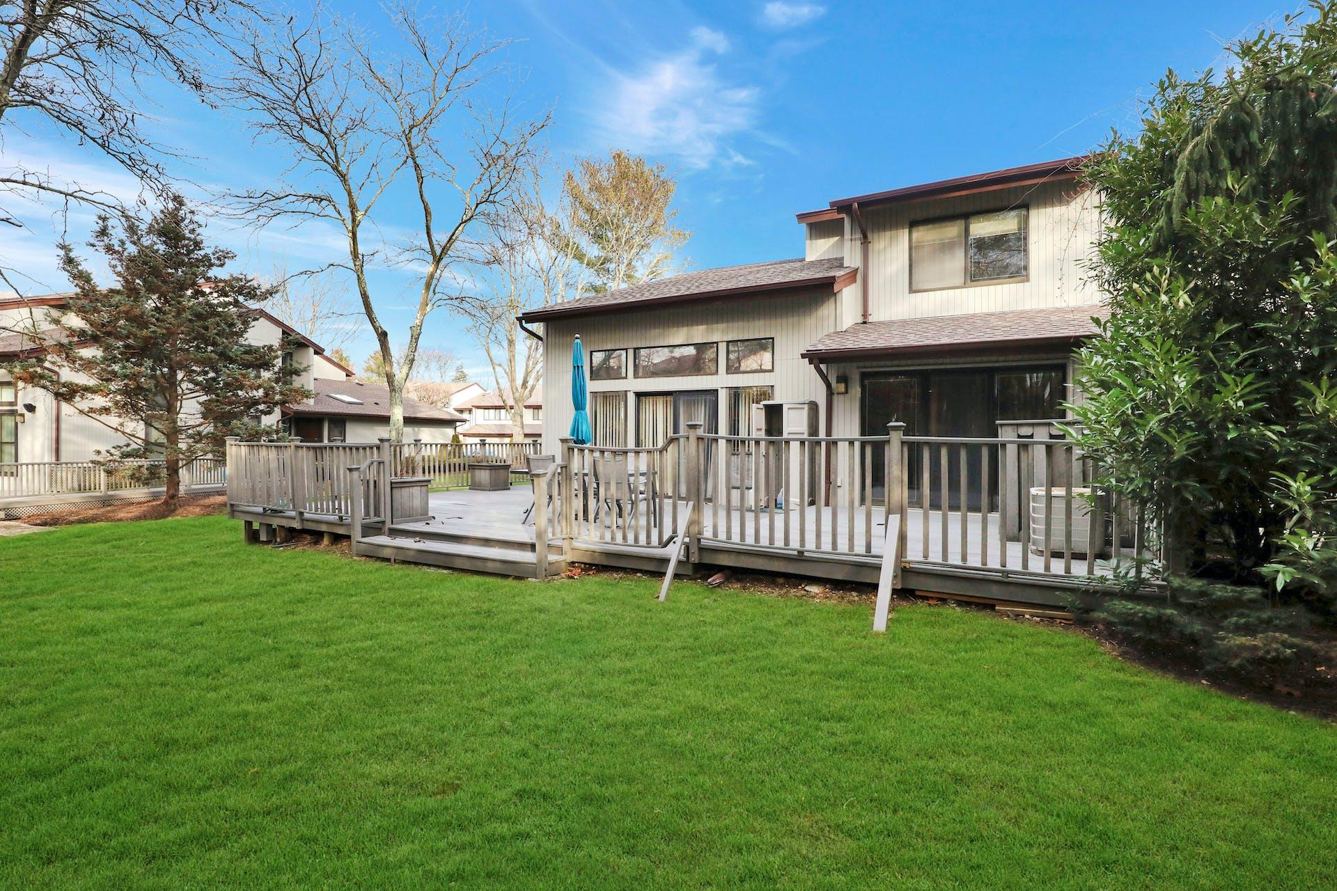 94 Foxwood Drive, Jericho, New York image 37