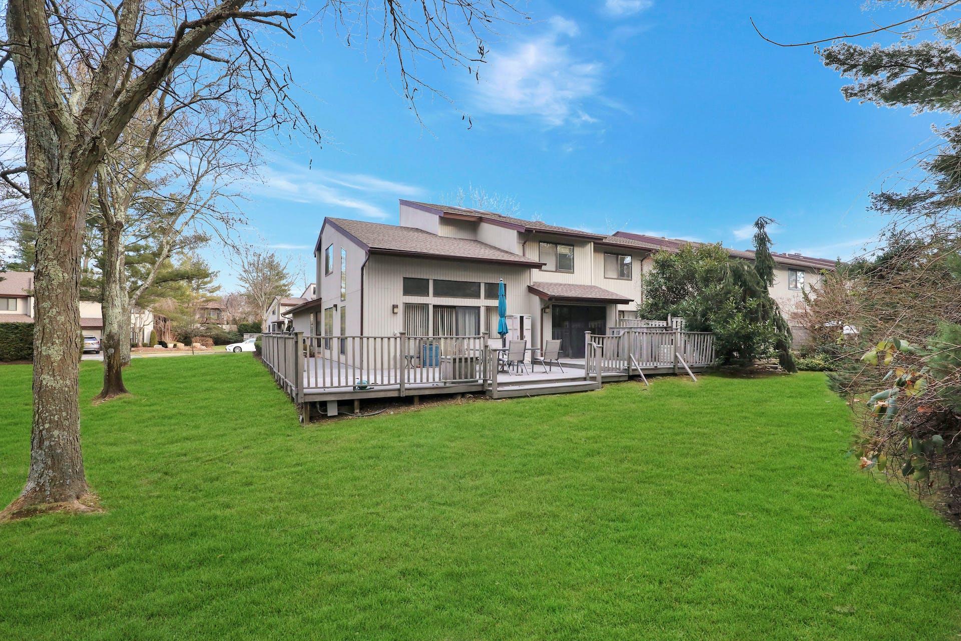 94 Foxwood Drive, Jericho, New York image 33