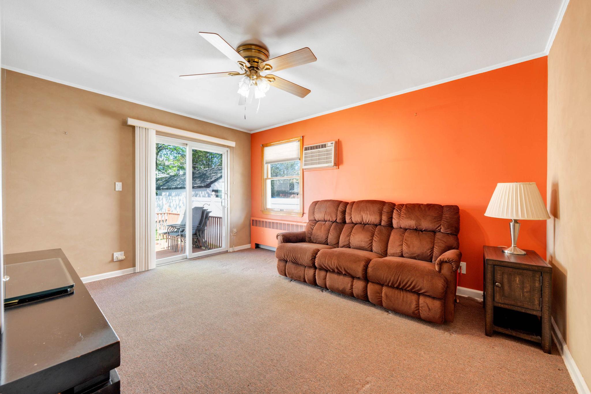 1041 N 6th Street, New Hyde Park, New York image 6