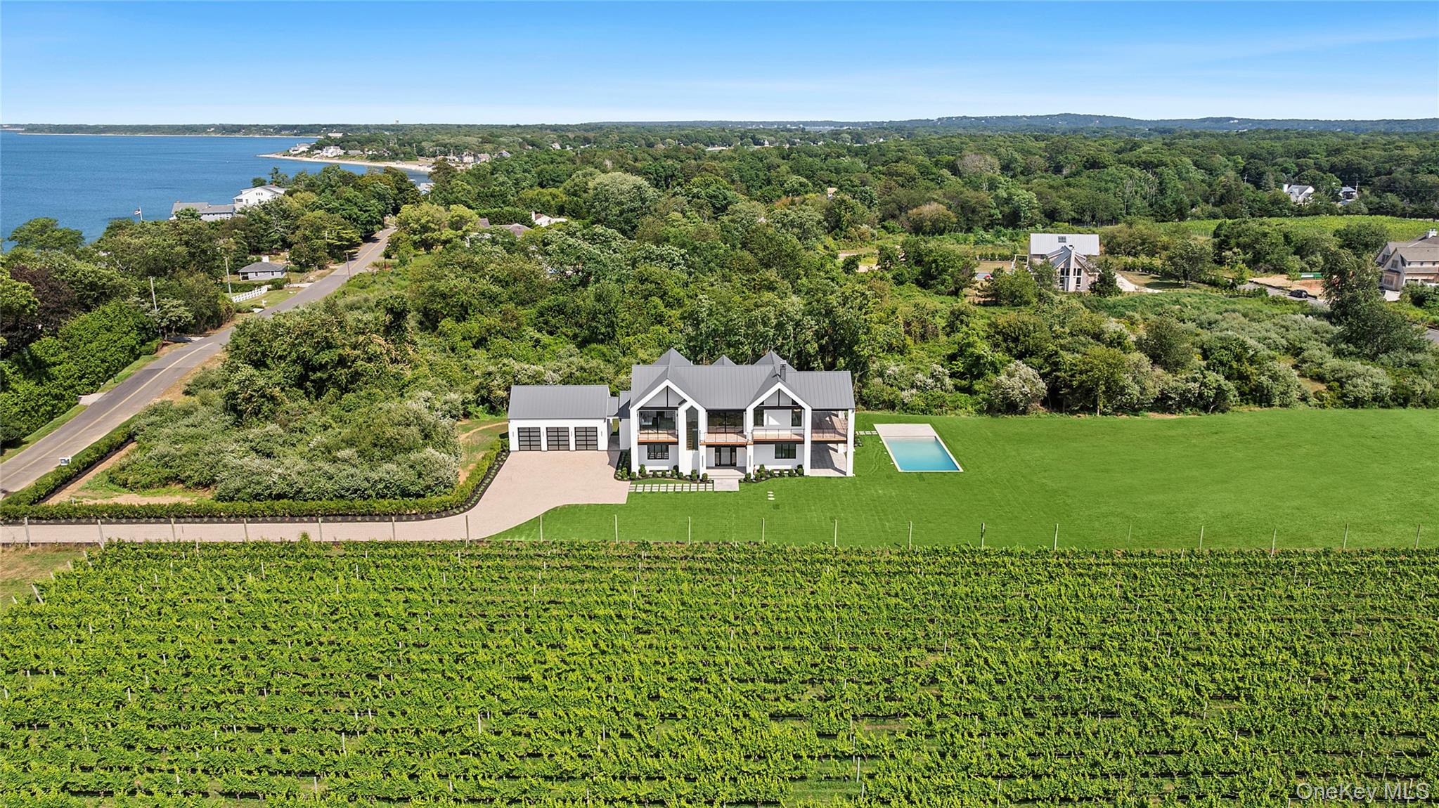 19620 Soundview Avenue