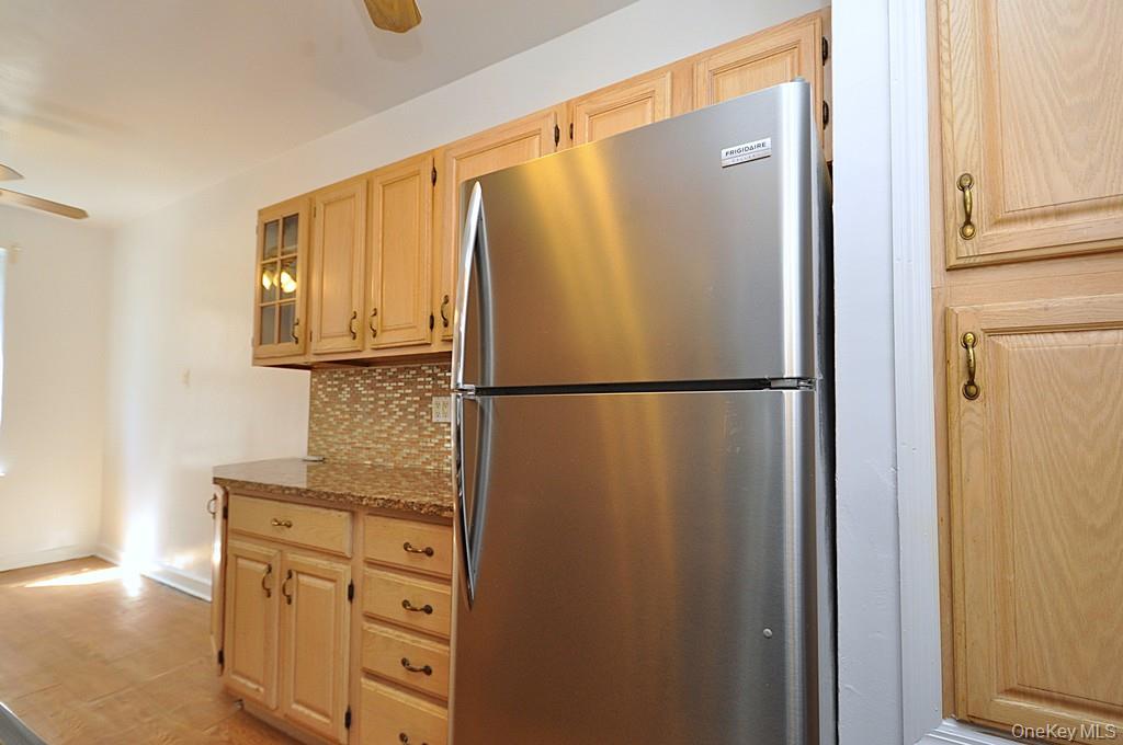 Scarsdale, New York 10583, United States, 3 Bedrooms Bedrooms, ,2 BathroomsBathrooms,Residential,Active,203859