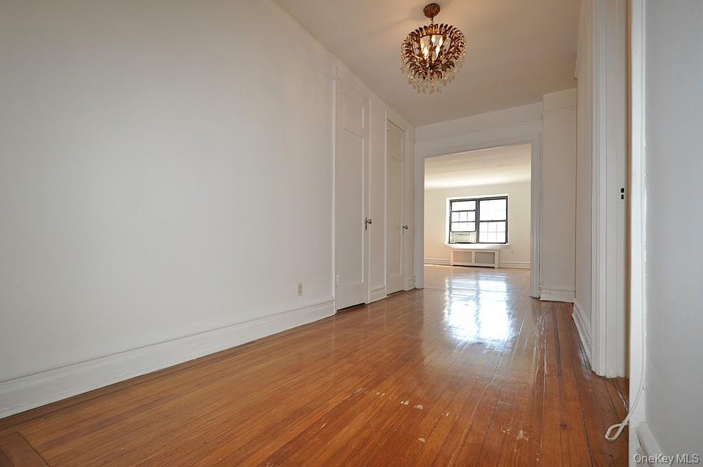 Scarsdale, New York 10583, United States, 3 Bedrooms Bedrooms, ,2 BathroomsBathrooms,Residential,Active,203859