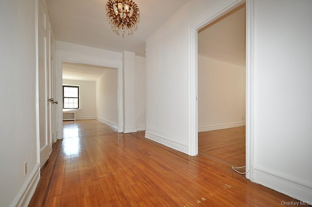 Scarsdale, New York 10583, United States, 3 Bedrooms Bedrooms, ,2 BathroomsBathrooms,Residential,Active,203859
