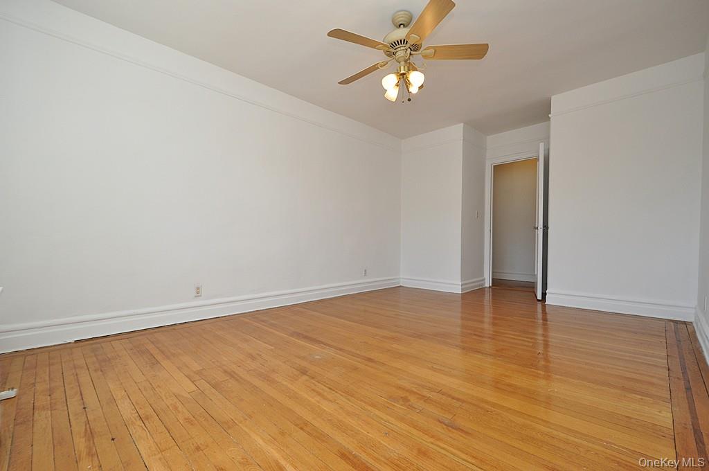 Scarsdale, New York 10583, United States, 3 Bedrooms Bedrooms, ,2 BathroomsBathrooms,Residential,Active,203859