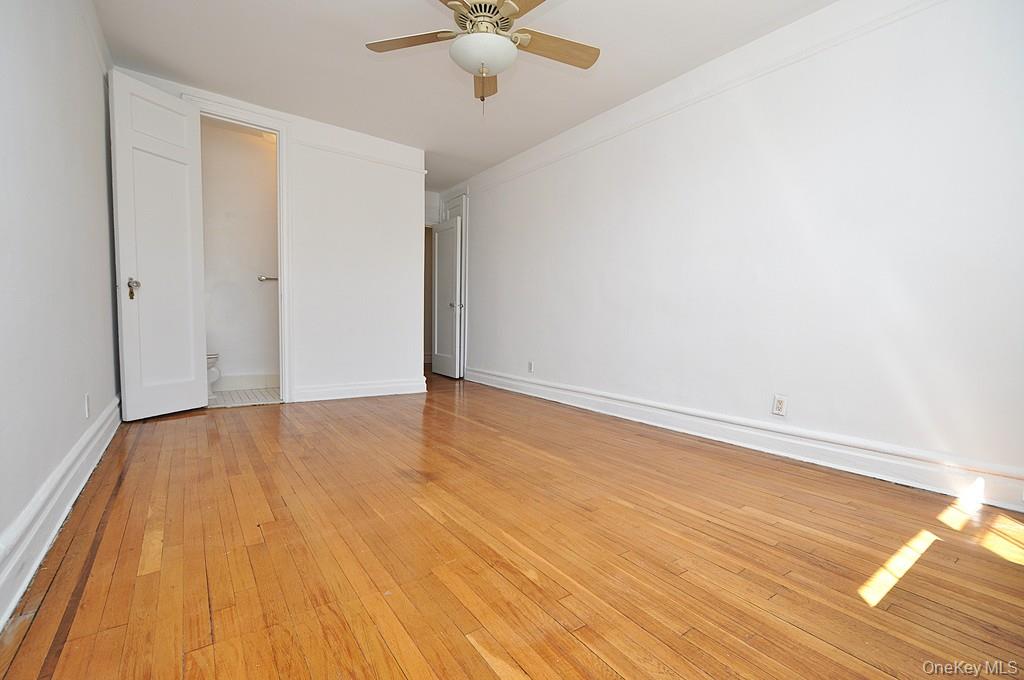 Scarsdale, New York 10583, United States, 3 Bedrooms Bedrooms, ,2 BathroomsBathrooms,Residential,Active,203859