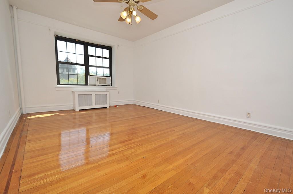 Scarsdale, New York 10583, United States, 3 Bedrooms Bedrooms, ,2 BathroomsBathrooms,Residential,Active,203859