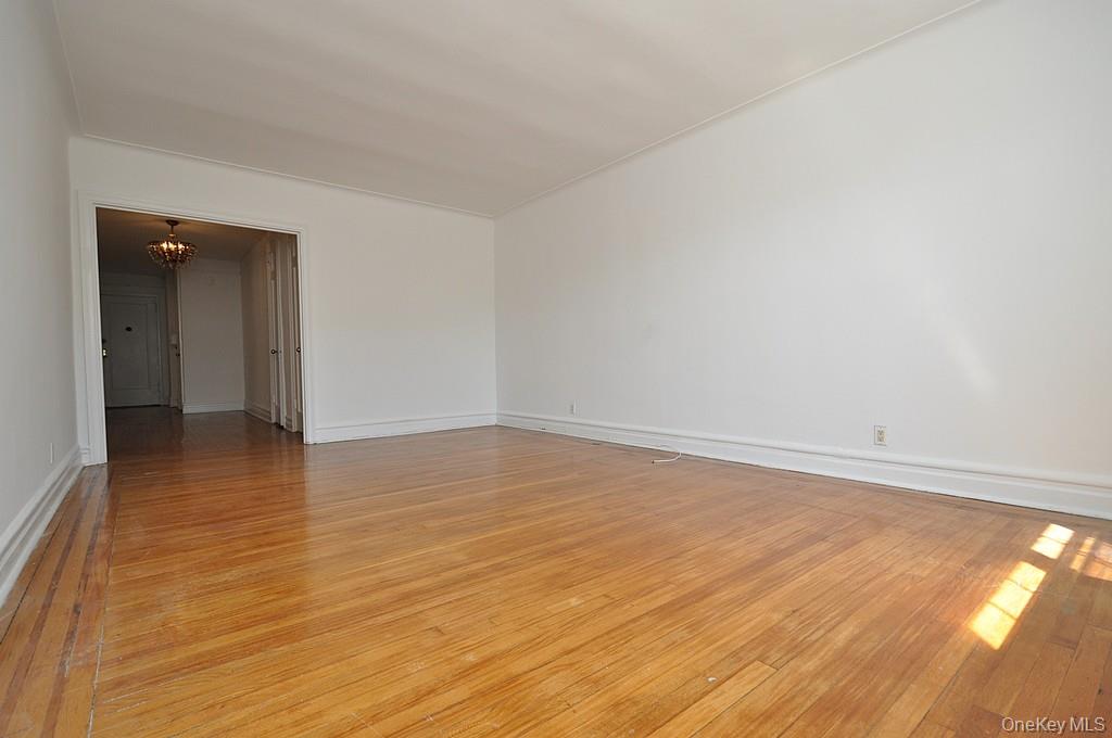 Scarsdale, New York 10583, United States, 3 Bedrooms Bedrooms, ,2 BathroomsBathrooms,Residential,Active,203859