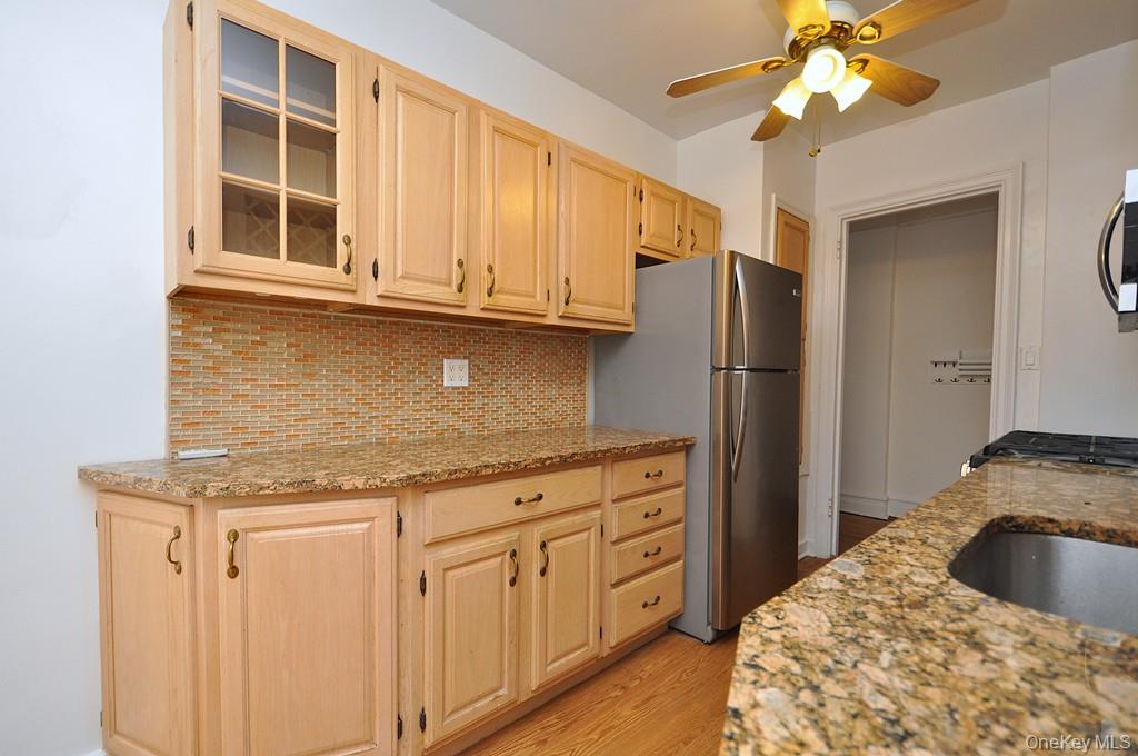 Scarsdale, New York 10583, United States, 3 Bedrooms Bedrooms, ,2 BathroomsBathrooms,Residential,Active,203859