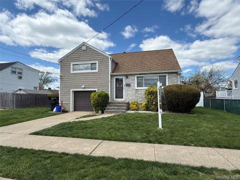 Homes For Sale - 16 Layton Street<br/> Freeport, NY 11520
