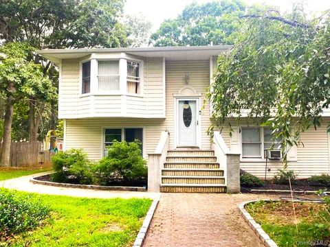 Photo of 307 S Bicycle Path, Farmingville, NY 11738 (MLS # 924047)