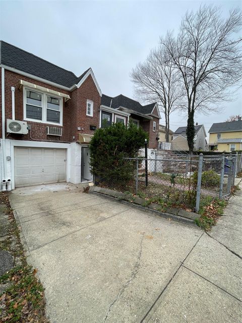 114-42 196th Street Saint Albans NY 11412