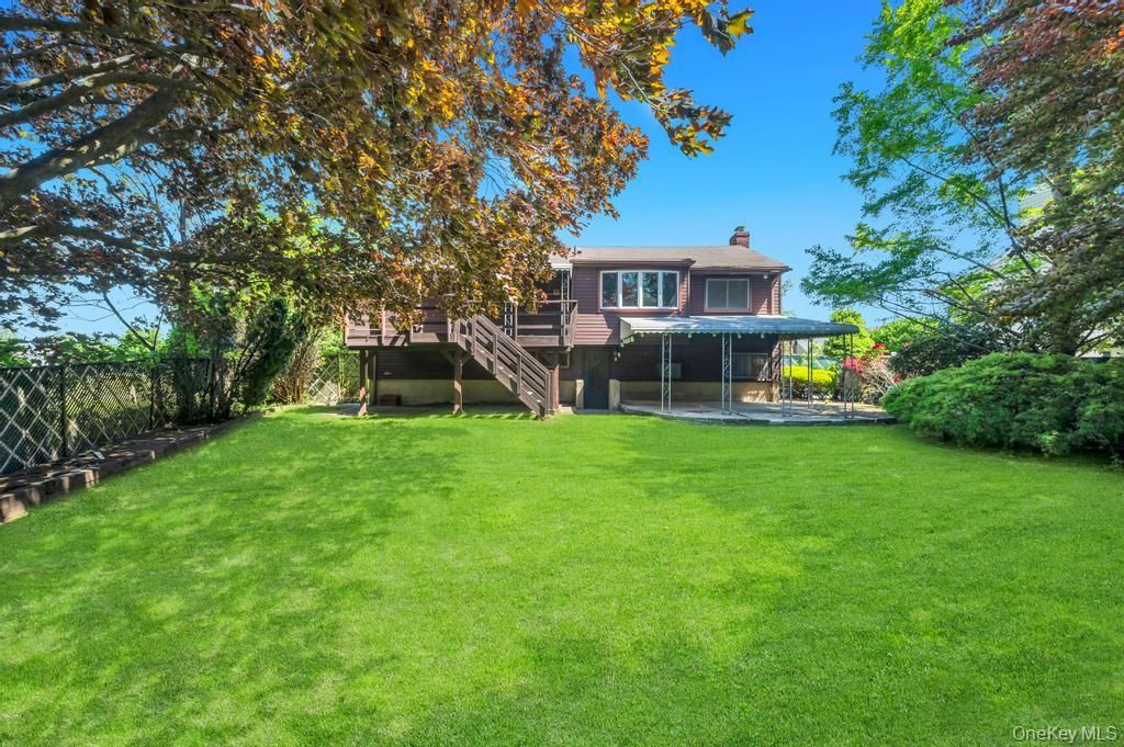 Photo of 27 Clinton Lane, Hicksville, NY 11801 (MLS # 1001895)