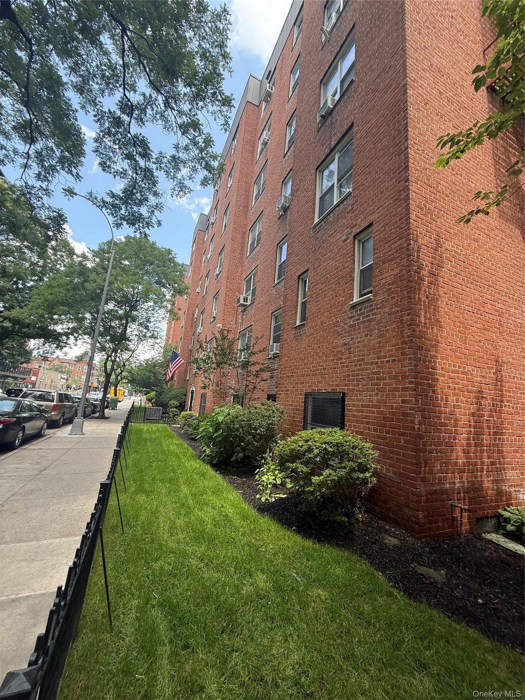 Photo of 33-25 81th Street #6E, Elmhurst, NY 11372 (MLS # 1029494)