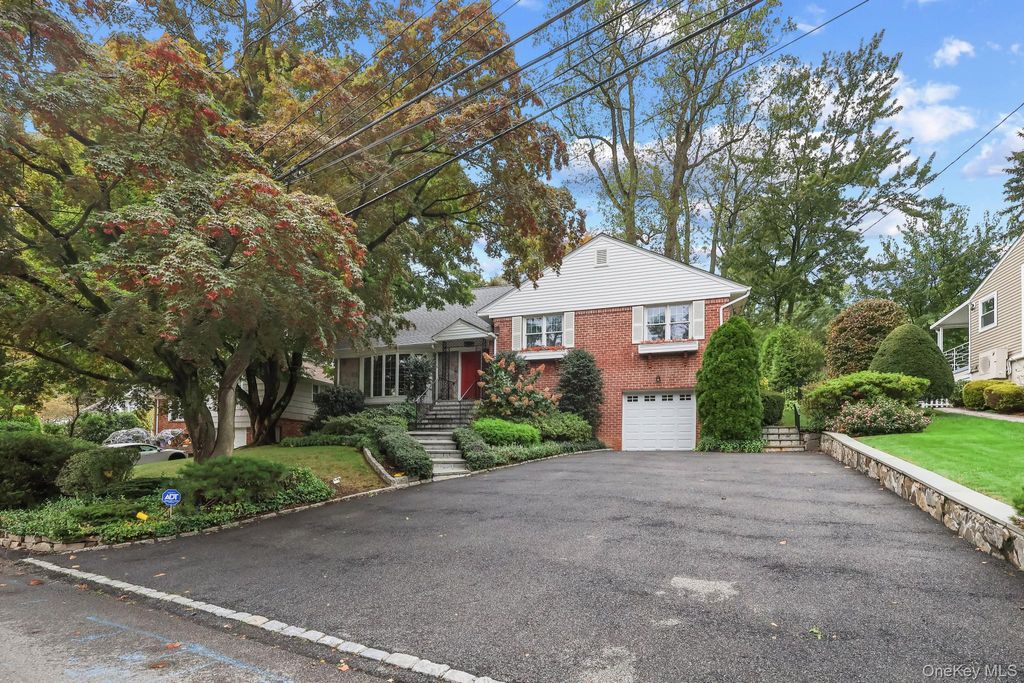 Photo of 202 Old Wilmot Road, Scarsdale, NY 10583 (MLS # 919970)