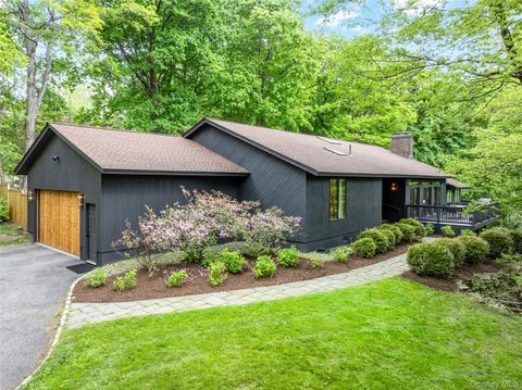 Photo for 3 Banks Hill Road, Pleasantville, NY 10570 (MLS # 997716)