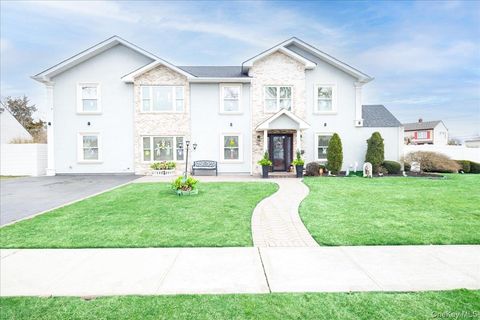 35 Carnation Road Levittown NY 11756