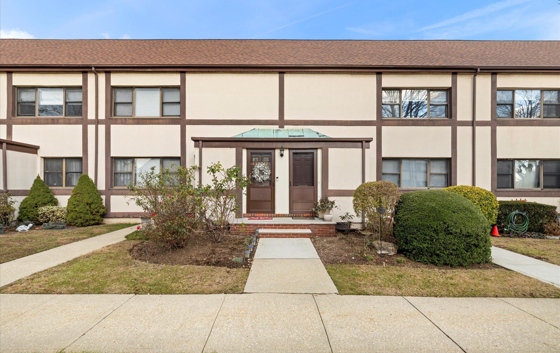 127 15th Street #E2, Garden City, New York image 1