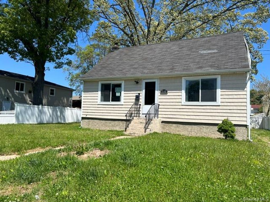 Photo of 216 Manhattan Avenue, Roosevelt, NY 11575 (MLS # 1001584)