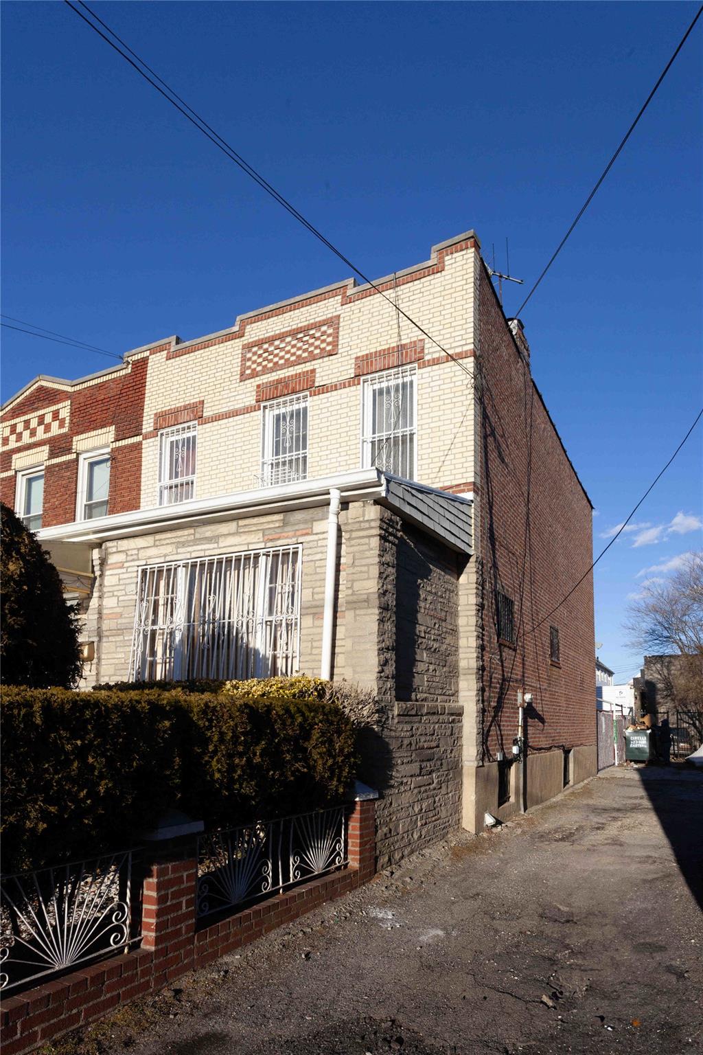 9729 127th Street, Richmond Hill S., New York image 2
