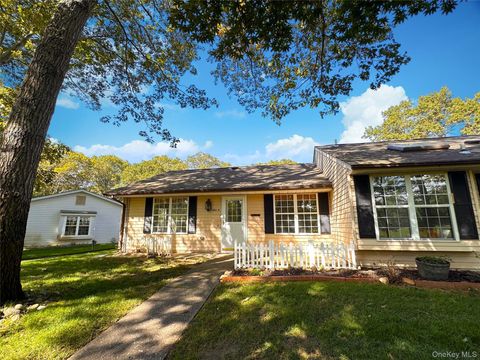 Photo of 488A Fairway Court #488A, Ridge, NY 11961 (MLS # 921749)