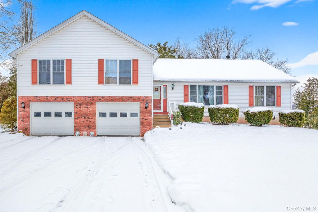 Photo of 162 Hilltop Drive, Hurley, NY 12443 (MLS # 947607)