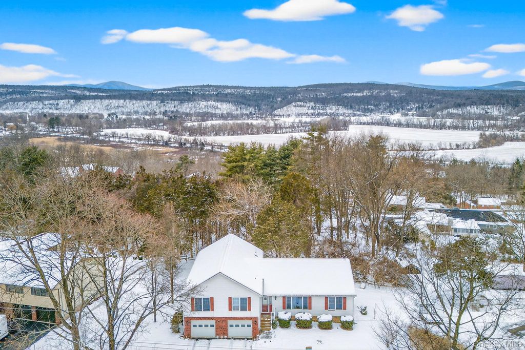 Photo of 162 Hilltop Drive, Hurley, NY 12443 (MLS # 947607)