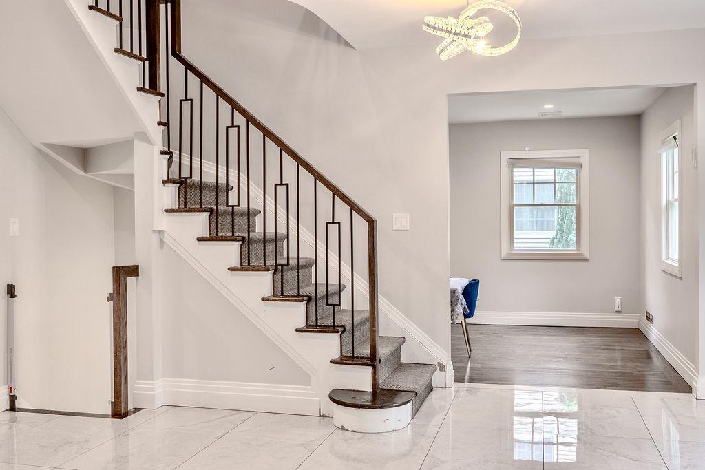 8 Stuyvesant Place
