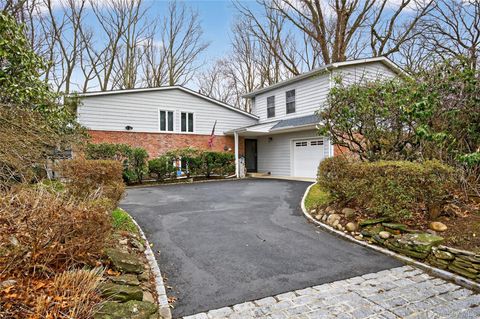 43 Highwood Road East Norwich NY 11732