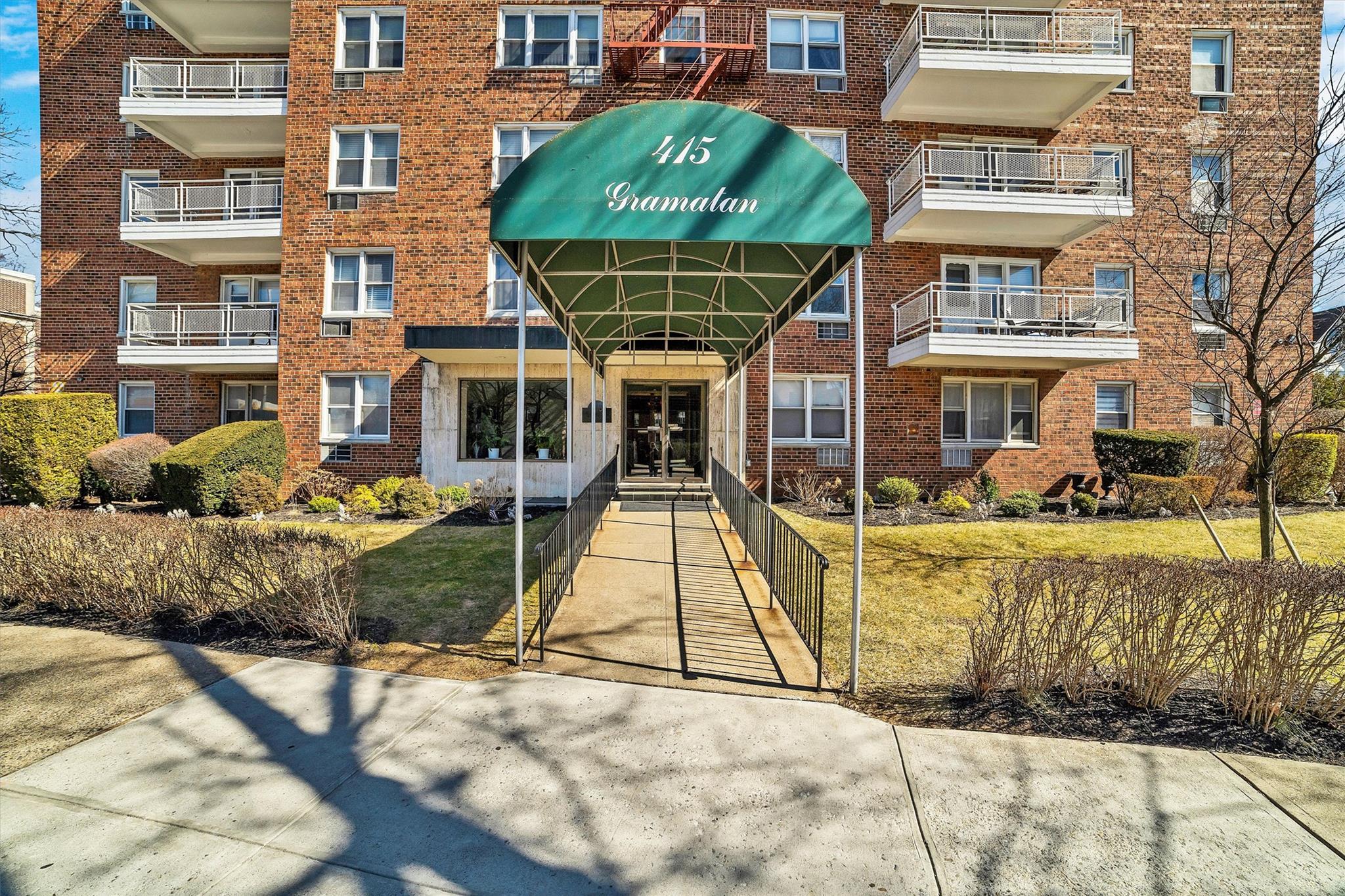 415 Gramatan Avenue #3J, Mount Vernon, New York image 2