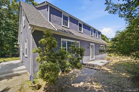 Multifamily For Sale - 458 N Magee Street<br/> Southampton, NY 11968
