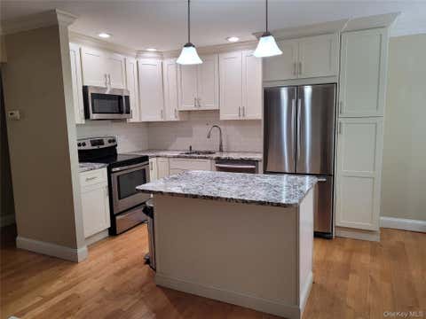 Condo For Sale - 15F Essex Place #F<br/> Yorktown Heights, NY 10598